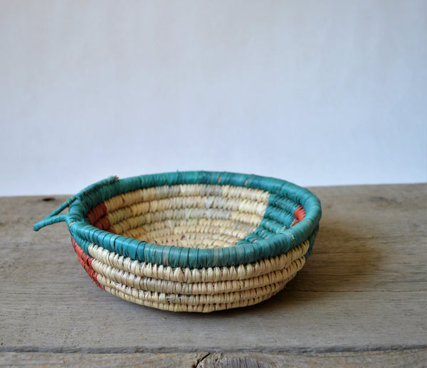 Hand woven bowl, Africa straw plate