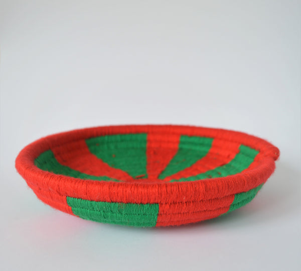 Egyptian wool palm fruit plate (green and red)