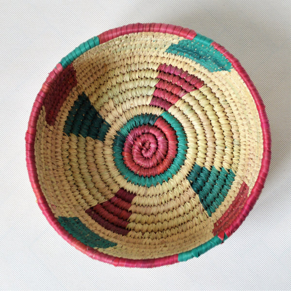Woven fruit basket (green and red)