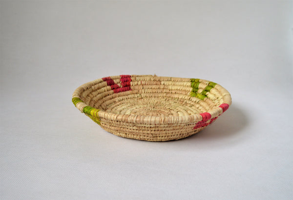 Handwoven tray palm straw