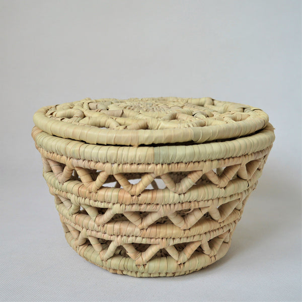 Decorative palm leaves basket with a lid from Egypt - Ecological pantry  basket