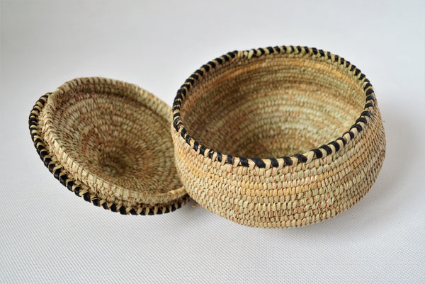 Round woven straw canister with a lid jewelry box