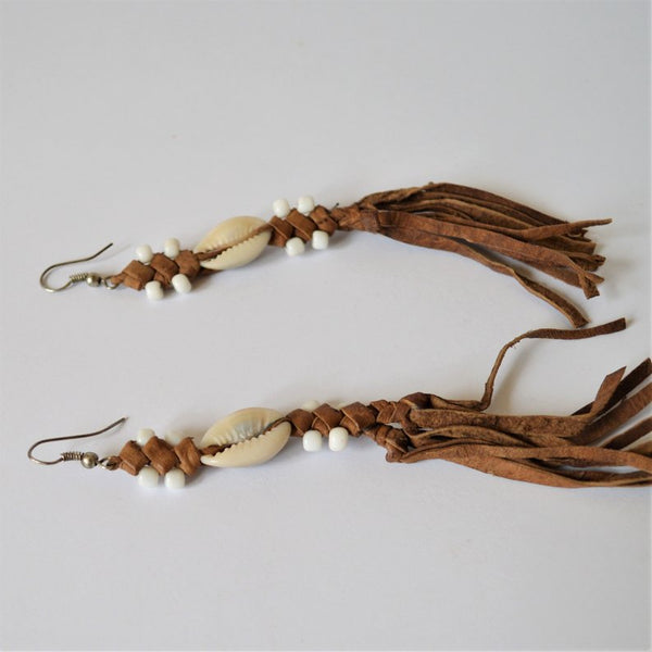 Boho leather drop earrings (White beads)