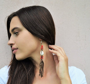 Leather dangle earrings (Red beads)