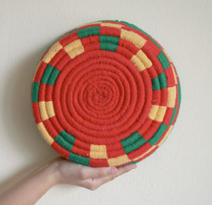 Green and red wool palm fruit plate